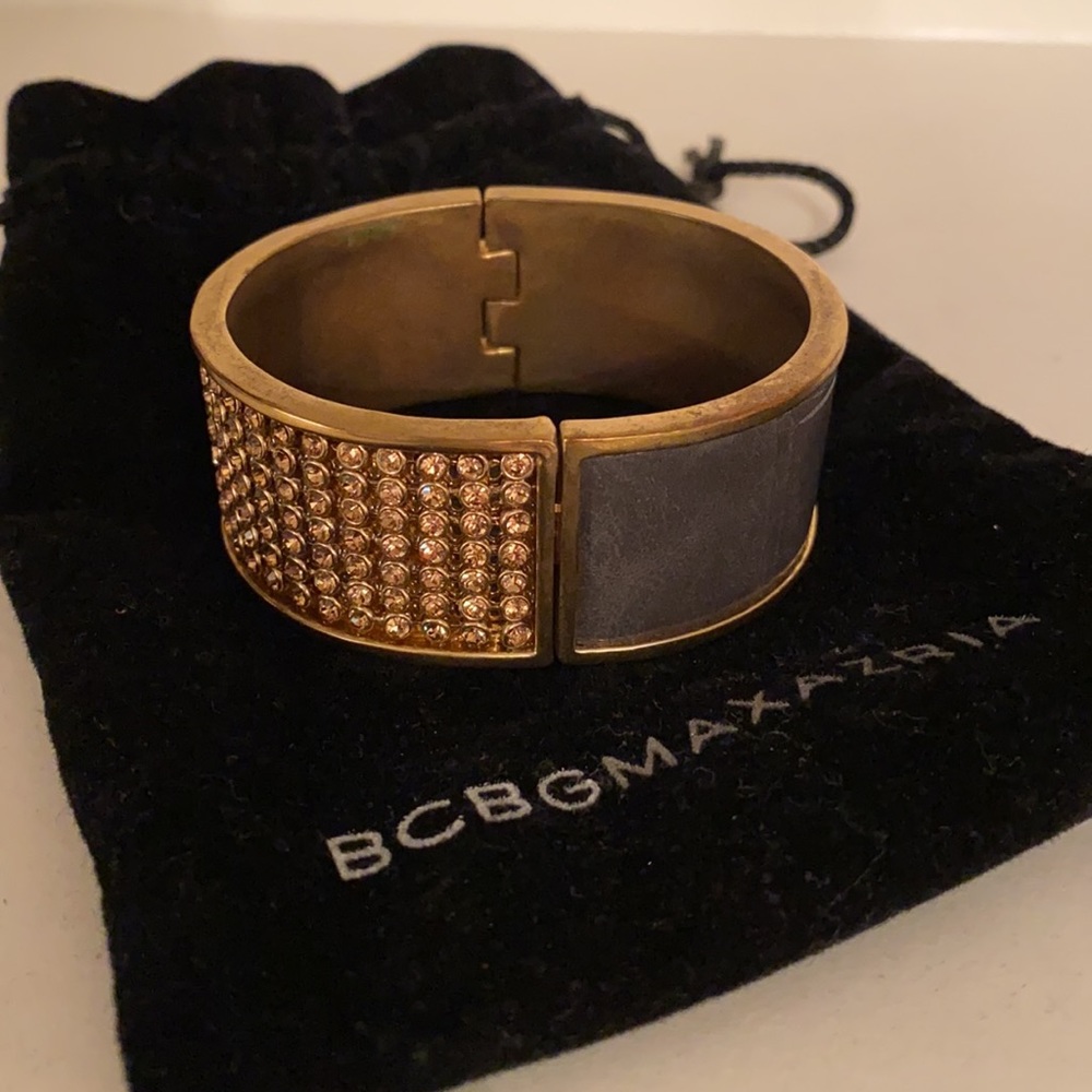 BCBG BANGLE